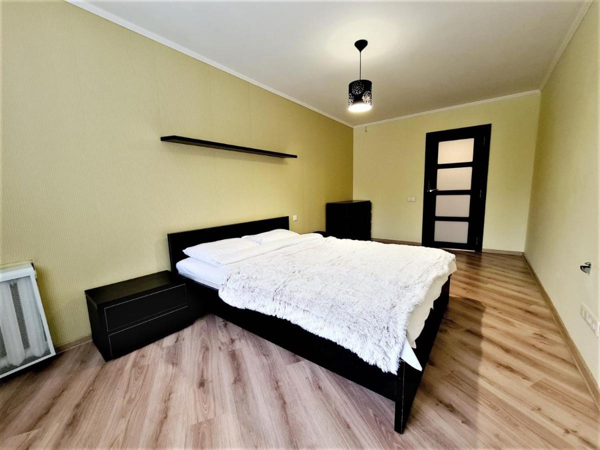 90-Avenue Apartments Černivci Esterno foto